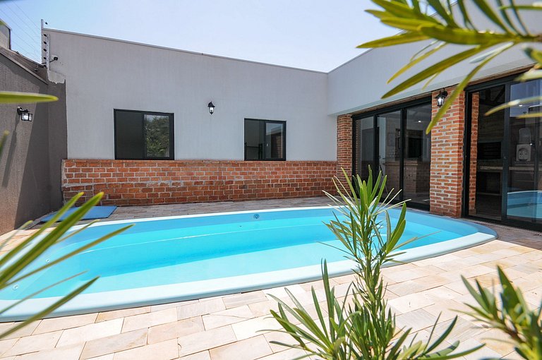 12 Hóspedes - Piscina água salgada e área Gourmet