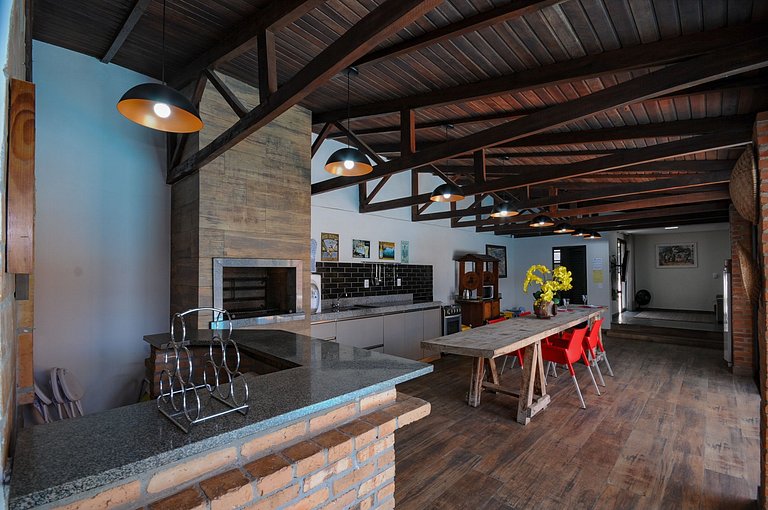 12 Hóspedes - Piscina água salgada e área Gourmet