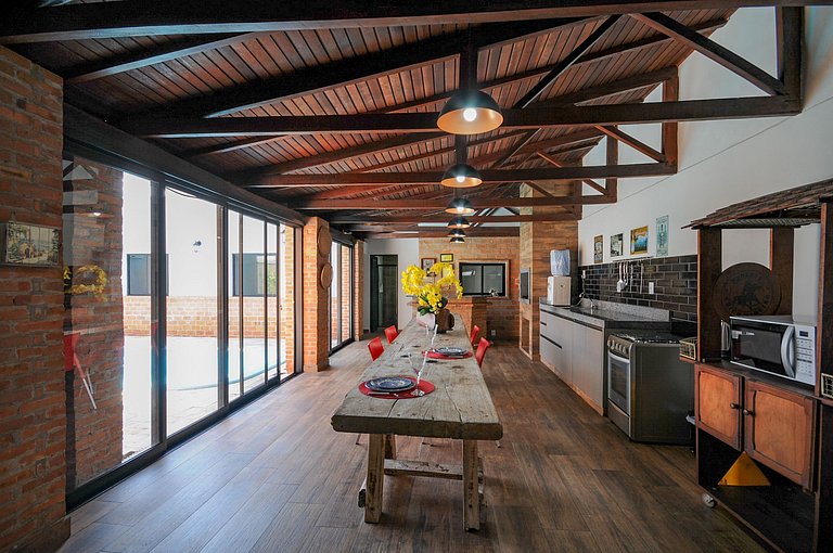 12 Hóspedes - Piscina água salgada e área Gourmet