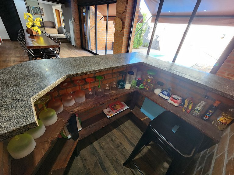 16 Hóspedes - Piscina água salgada e área Gourmet