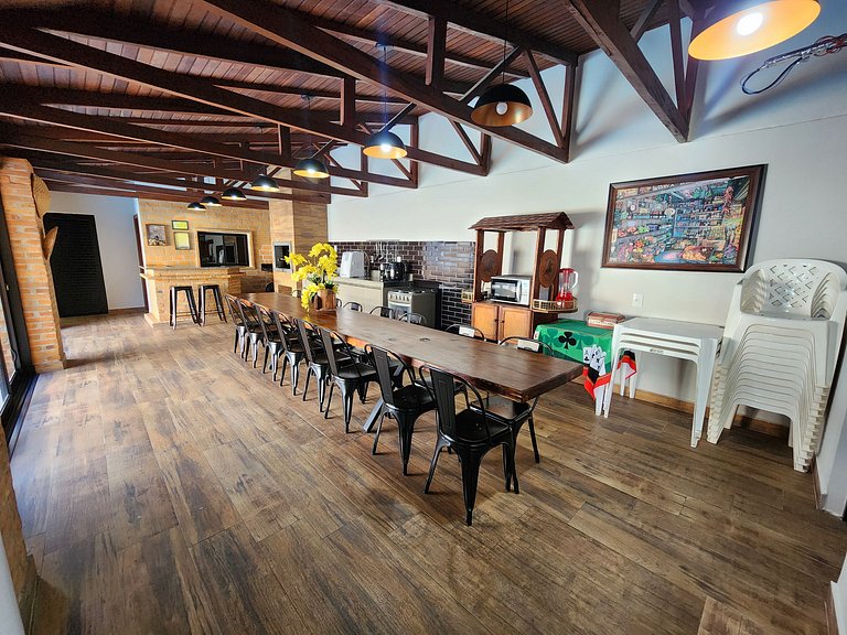 16 Hóspedes - Piscina água salgada e área Gourmet