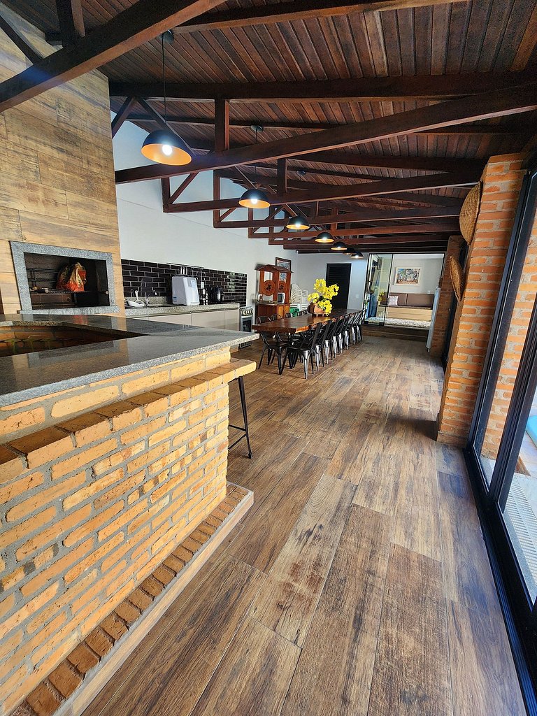 16 Hóspedes - Piscina água salgada e área Gourmet